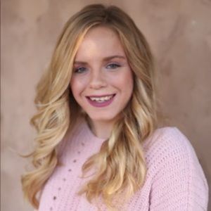 Meet your Posher, Caitlyn